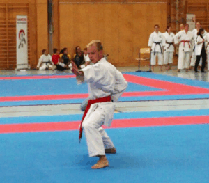 SPU-LM_2025_Erik mit Tate Shuto Uke (Handkanten-Block)