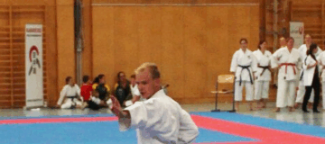 SPU-LM_2025_Erik mit Tate Shuto Uke (Handkanten-Block)